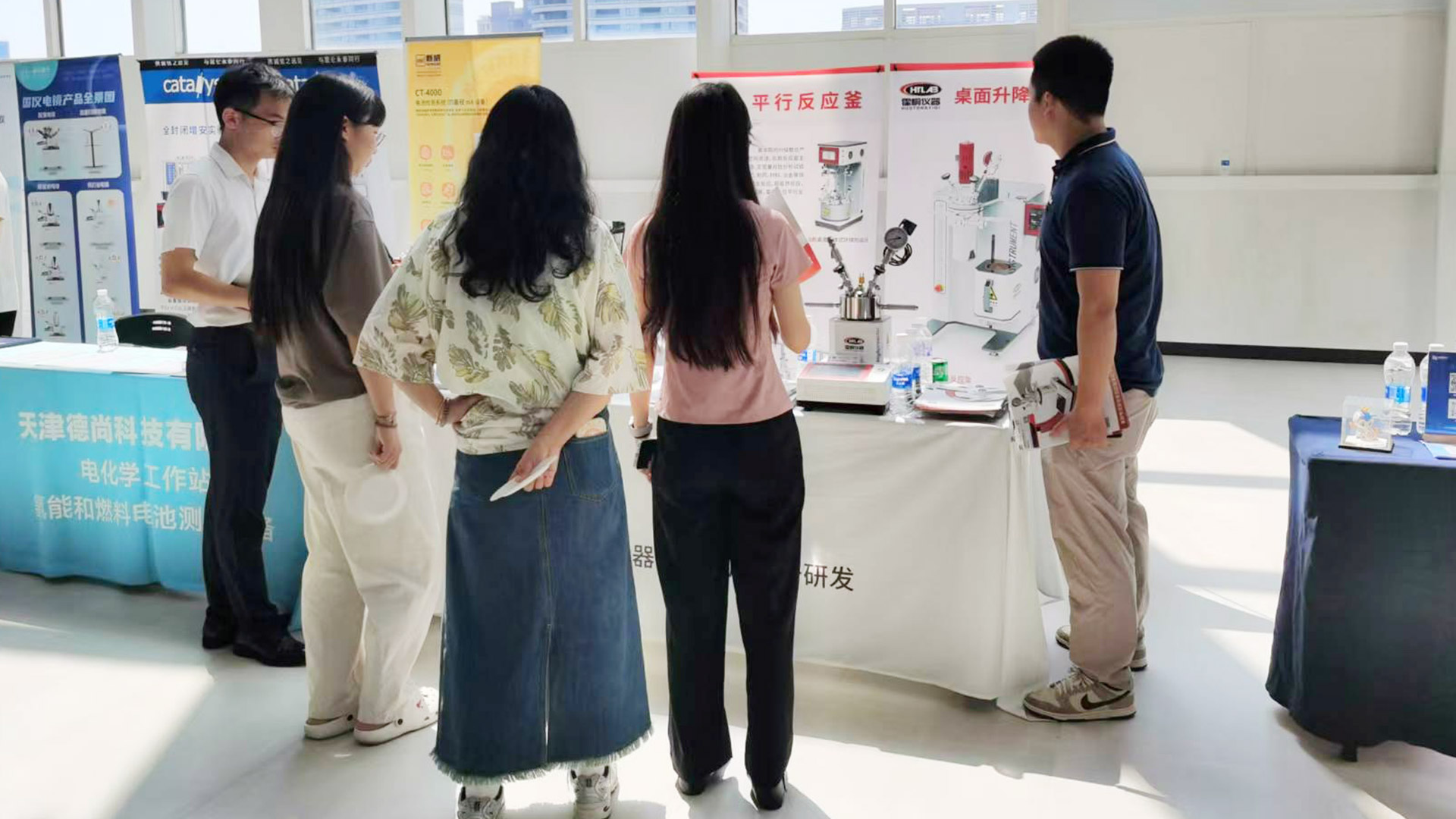 jn江南,江南体育官方网站,JN体育,jn江南·体育登录入口参加 “第十六届全球华人化工学者研讨会”,实验室反应釜受青睐！新闻主图